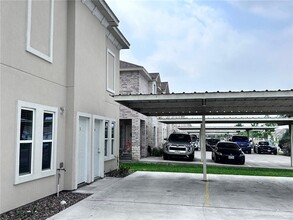 406 Newport Ave in Edinburg, TX - Building Photo - Building Photo