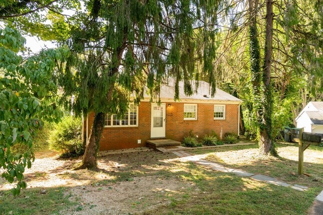 property at 114 Stratford Ct