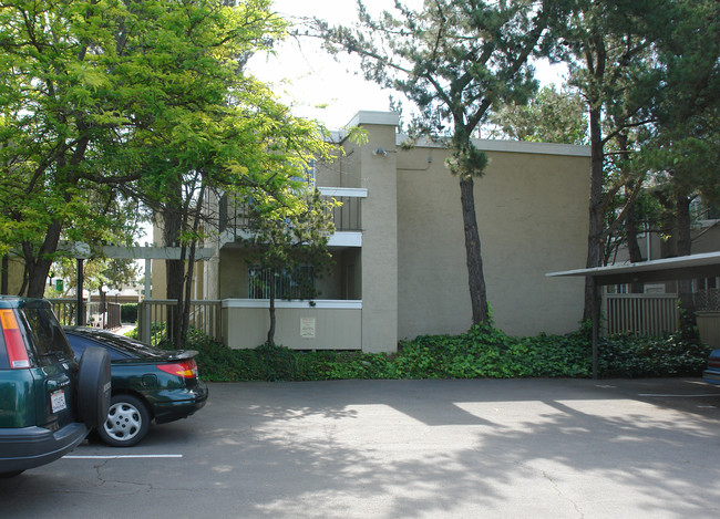 Monterey Garden Apartments in Rohnert Park, CA - Building Photo - Building Photo