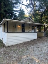 1946 Green Valley Rd in Watsonville, CA - Building Photo - Building Photo