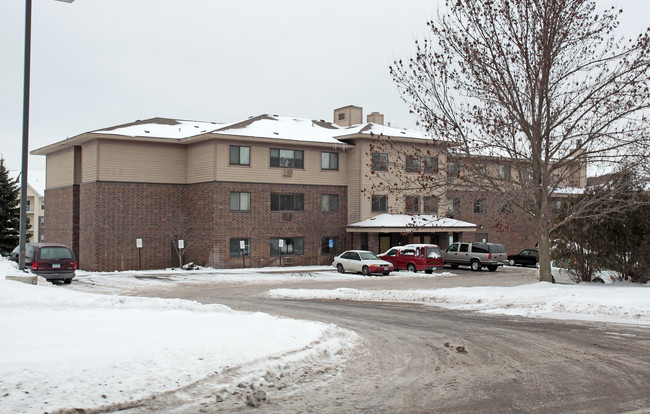 West Apartments in Burnsville, MN - Building Photo - Building Photo