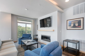 The Boulevard Apartments in Madison, WI - Building Photo - Building Photo