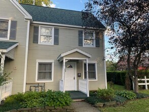 2 S Franklin St, Unit 2A S Franklin St in Saratoga Springs, NY - Building Photo - Building Photo