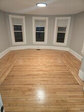 347 Pearl St, Unit Unit 1 in Manchester, NH - Foto de edificio - Building Photo