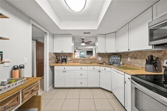 9395 Pennsylvania Ave in Bonita Springs, FL - Building Photo - Building Photo