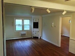 34 Arrowhead Way in Woodbury, CT - Foto de edificio - Building Photo