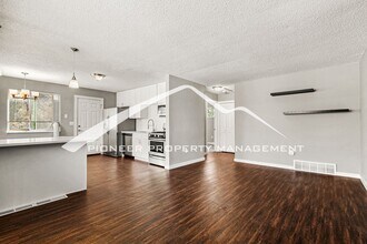 980 Newton St in Denver, CO - Building Photo - Building Photo