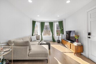 302 4th St in Jersey City, NJ - Building Photo - Building Photo