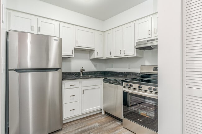 Worthington Terrace in Columbus, OH - Building Photo - Building Photo