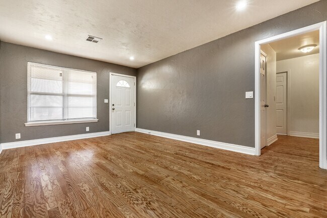 709 NE 79th Pl in Oklahoma City, OK - Building Photo - Building Photo