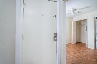 18515 Egret Bay Blvd in Houston, TX - Building Photo - Building Photo