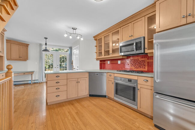 84 Emma St in Guelph, ON - Building Photo - Building Photo