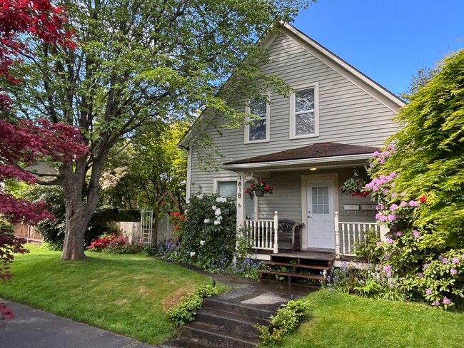 1818 Hoyt Ave, Unit Duplex