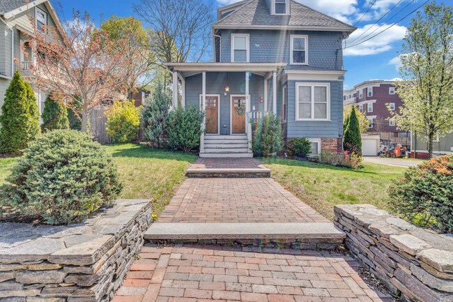 14 Sumner St, Unit 3