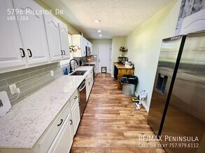 5796 Hillside Dr in Gloucester, VA - Building Photo - Building Photo