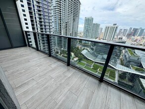45 SW 9th St in Miami, FL - Building Photo - Building Photo