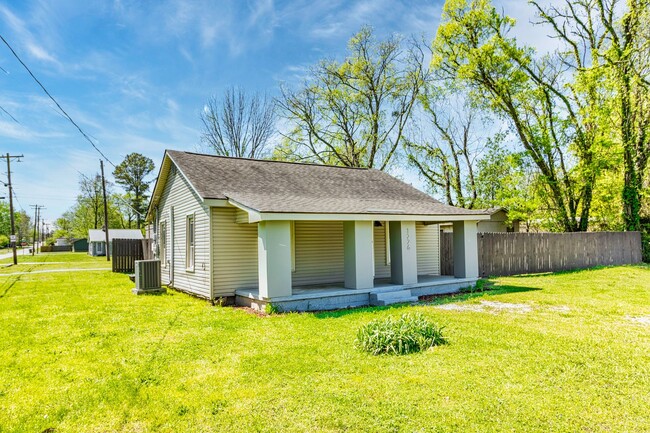 1226 Rison Ave NE in Huntsville, AL - Building Photo - Building Photo