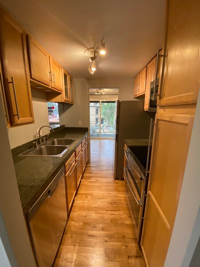 830 E 11th Ave, Unit #301 in Denver, CO - Building Photo - Building Photo