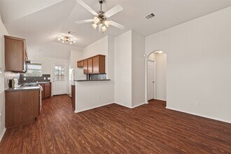 6814 Anson Point Ln in Houston, TX - Foto de edificio - Building Photo