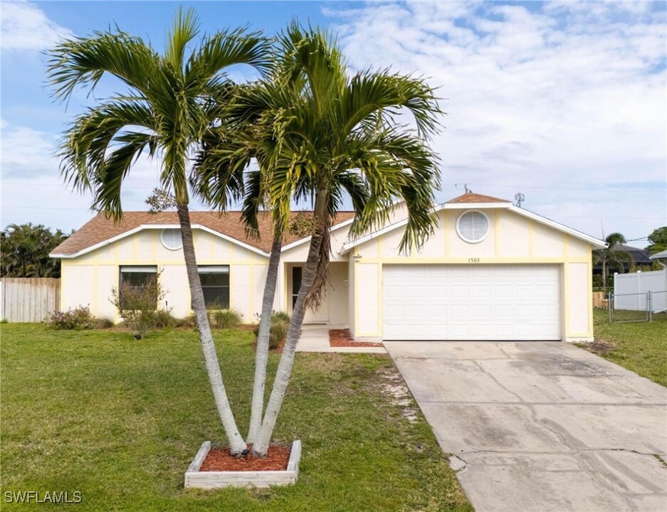 1503 SW 38th Terrace in Cape Coral, FL - Building Photo