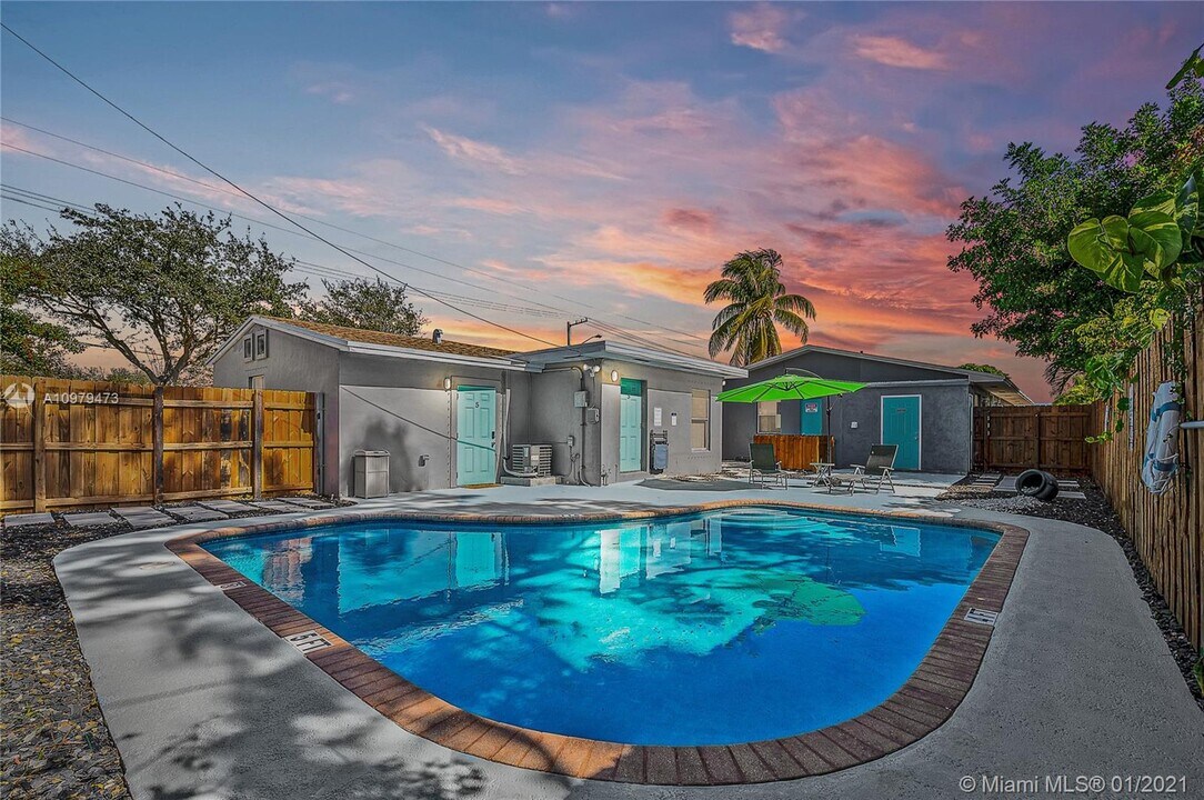 1720 NE 13th St-Unit -4 in Fort Lauderdale, FL - Building Photo