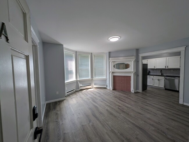 1117 W Main St, Unit Apt A in Norristown, PA - Building Photo - Building Photo