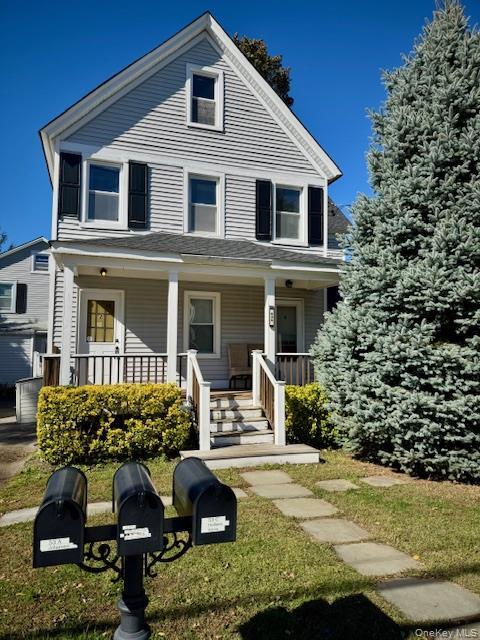 53 Bayside Ave in Oyster Bay, NY - Building Photo