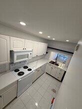 9460 Poinciana Pl, Unit 405 in Davie, FL - Foto de edificio - Building Photo