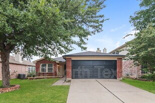 1571 Thornhill Ln in Little Elm, TX - Building Photo