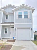 1637 Caleigh Ct in Lynn Haven, FL - Building Photo