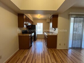 10610 S 48th St in Phoenix, AZ - Foto de edificio - Building Photo