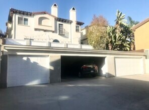 2113 Clark Ln in Redondo Beach, CA - Building Photo - Building Photo