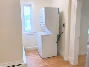 48 Cameron Ave, Unit 1 in Somerville, MA - Building Photo - Building Photo