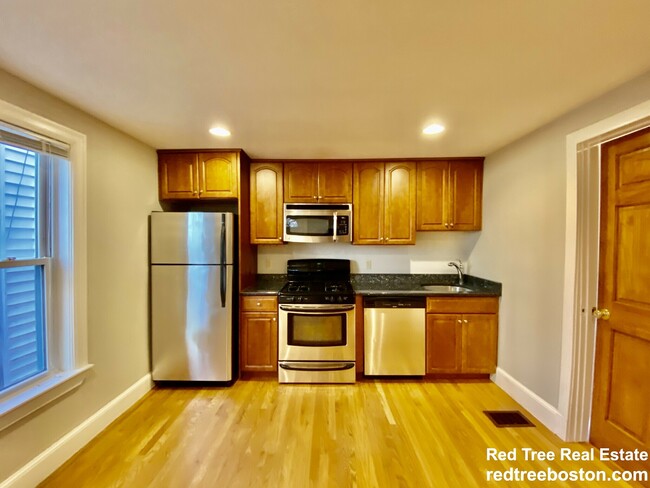 441 Franklin St, Unit 1L in Cambridge, MA - Building Photo - Building Photo