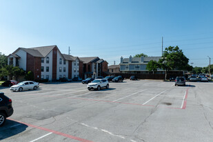 218 N Texas Blvd Apartments