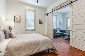 2213 Louisiana Ave in New Orleans, LA - Building Photo - Building Photo