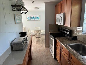 65 NE 24th St, Unit 59 in Wilton Manors, FL - Building Photo - Building Photo