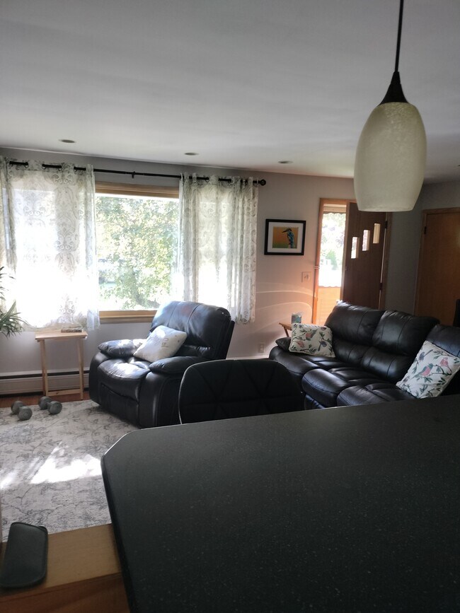 29 Wentworth St in Exeter, NH - Building Photo - Building Photo