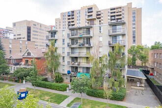 Aldrin House in Calgary, AB - Building Photo - Building Photo
