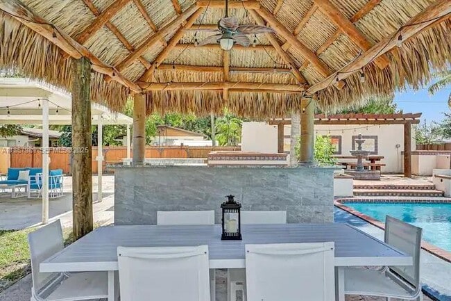 247 SW 5th St in Dania Beach, FL - Foto de edificio - Building Photo