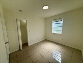 1146 NW 46th St in Miami, FL - Building Photo - Building Photo