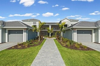 19015 Scallop Lp, Unit 104 in Lakewood Ranch, FL - Foto de edificio - Building Photo