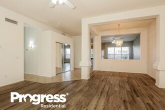 11660 W Cardinal Ct in Surprise, AZ - Foto de edificio - Building Photo