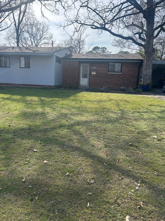 4207 Lochridge Rd in North Little Rock, AR - Building Photo - Building Photo