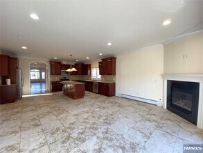 517A Lawn Ave in Palisades Park, NJ - Building Photo - Building Photo