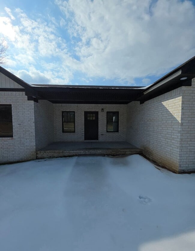 1529 N 2nd St in Dardanelle, AR - Building Photo - Building Photo