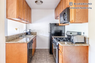 14355 Huston St in Los Angeles, CA - Building Photo - Building Photo