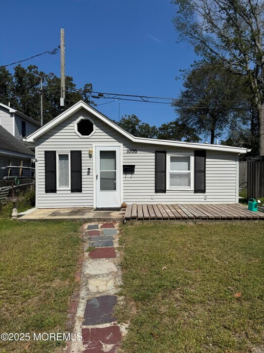 1004 2nd Ave in Belmar, NJ - Building Photo