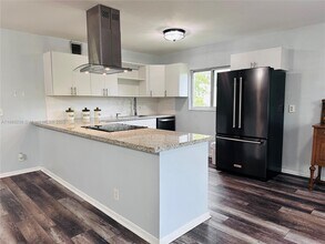 850 SW 133rd Terrace in Pembroke Pines, FL - Building Photo - Building Photo