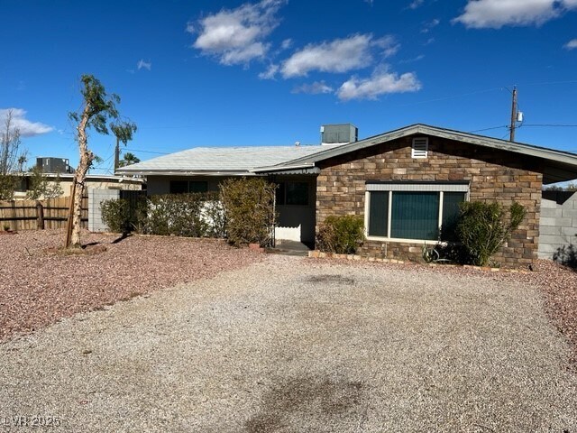 11 California Way in Henderson, NV - Building Photo